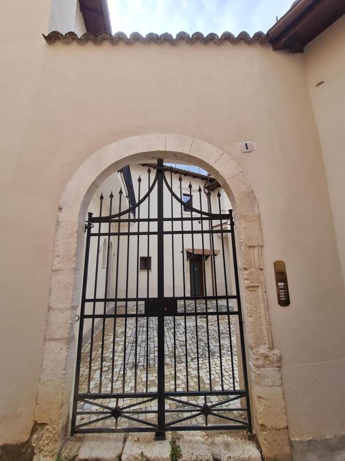 Ferienwohnung Dimora Degli Angeli LʼAquila Exterior foto